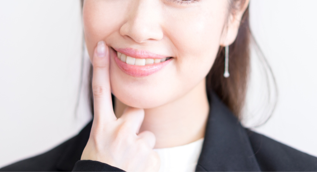 自然な仕上がりを目指すセラミック治療― 寿命・痛み・メンテナンス・保証期間まで徹底解説 ―